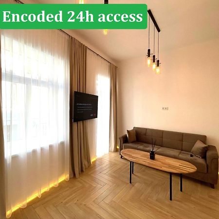 Picturesque Old Town Apartment With Charming Balcony Каунас Экстерьер фото