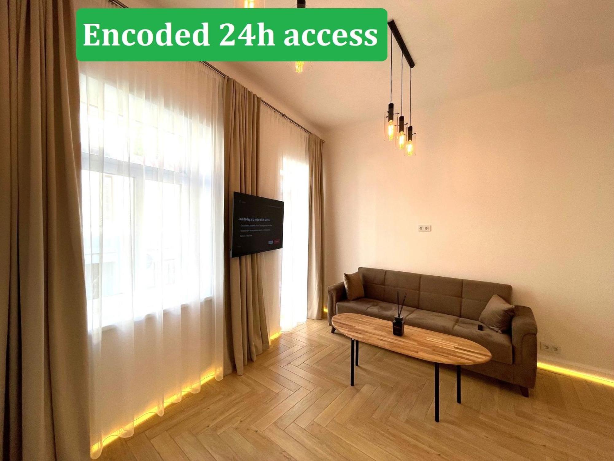 Picturesque Old Town Apartment With Charming Balcony Каунас Экстерьер фото