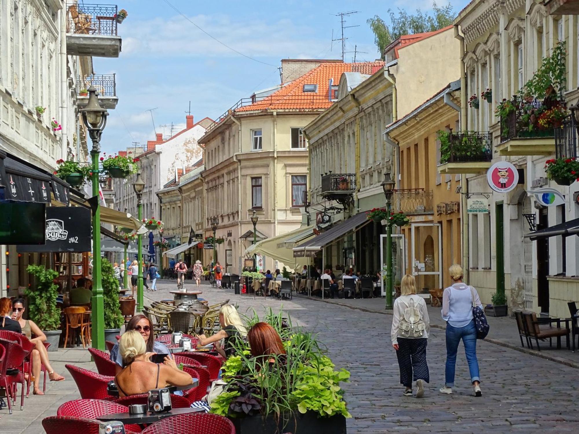 Picturesque Old Town Apartment With Charming Balcony Каунас Экстерьер фото